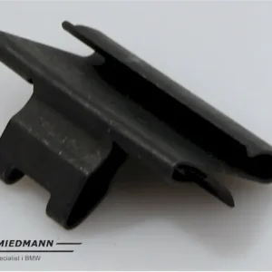 Viimeinen mahdollisuus | Clamps for door trim panel etc. 51211977747 51 21 1 977 747 1977747