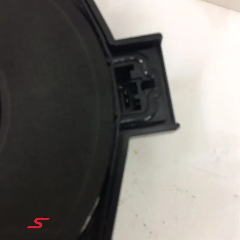 Bas Floor Loudspeaker under frontseat 65139217913 65 13 9 217 913 9217913 - Uutuustuote
