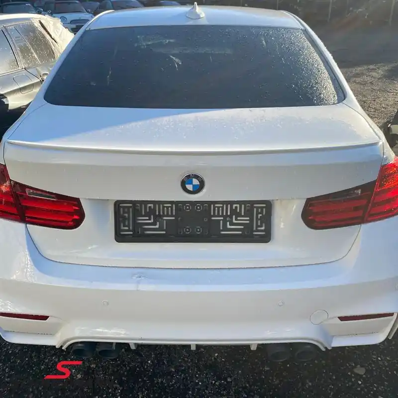 Suosittu | Rear M Spoiler